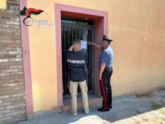 I carabinieri nel corso del sequestro a carico del 49enne