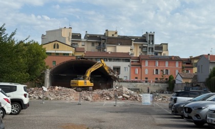 Demolito l'ex magazzino provinciale, lascerà spazio al nuovo auditorium della musica