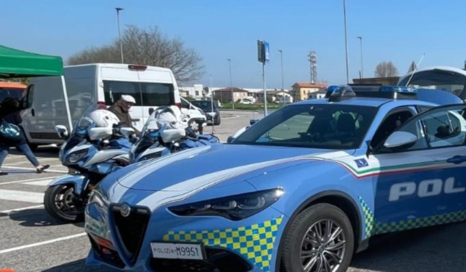 Trovato alla guida di un mezzo pesante con patente falsa, scatta la denuncia