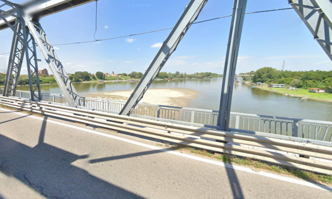 A 22 anni si getta in Po per una delusione amorosa: salvato da un residente in zona