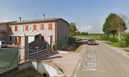 Auto fuori strada all’alba: ferita una 22enne a Castellucchio