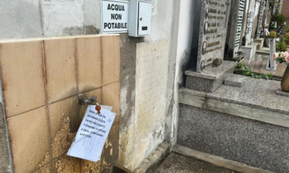 Minacce al sindaco di Roncoferraro per l'acqua del cimitero: "Ti veniamo a cercare a casa"