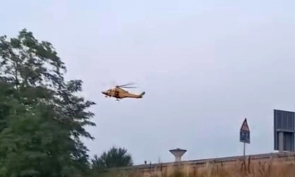 Schianto tra camion e auto sulla Goitese: gravissimo giovane di 23 anni