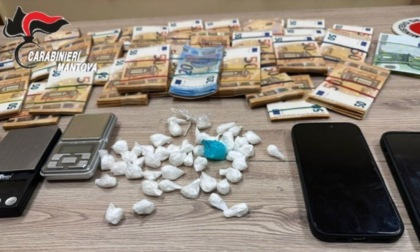 Blitz dei Carabinieri a Castellucchio: sequestrati cocaina e oltre 40mila euro in contanti