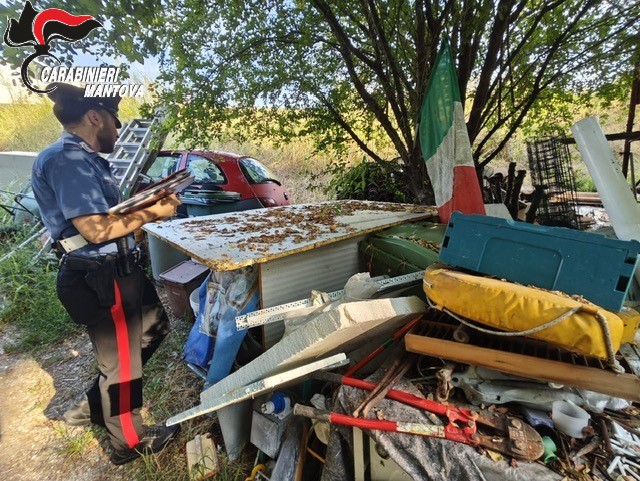 Discarica abusiva scoperta dai carabinieri: sequestrata area di 700mq
