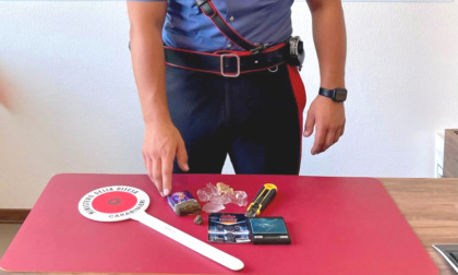E' agli arresti domiciliari ma spaccia: un 32enne dalla sua abitazione finisce in carcere