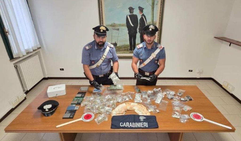 In casa un vero “market” della droga, insospettabile famiglia arrestata a Viadana