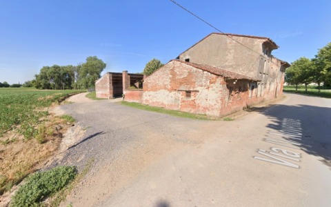 Precipita per otto metri dal tetto della porcilaia: muore operaio di 46 anni