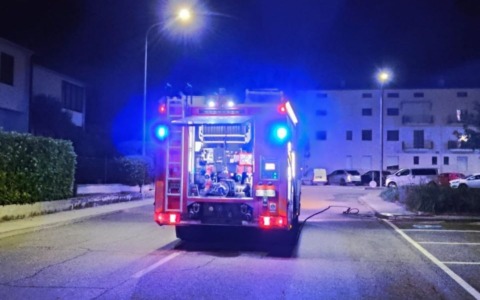 Paura nella notte a Cerese per una fuga di gas. Arrivano i vigili del fuoco