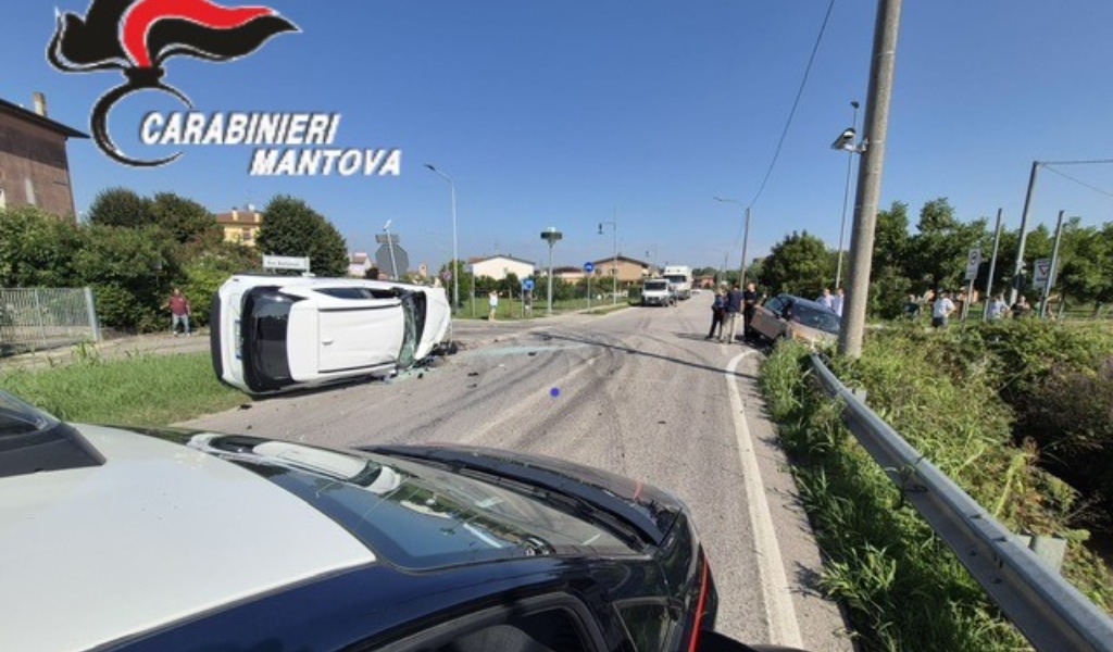 Frontale a Roverbella: ferita una 37enne, gli occupanti dell’altra auto si danno alla fuga
