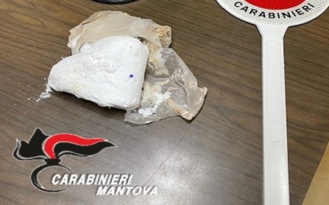 I carabinieri trovano quasi 4 etti di ketamina: sul mercato avrebbe fruttato 70mila euro