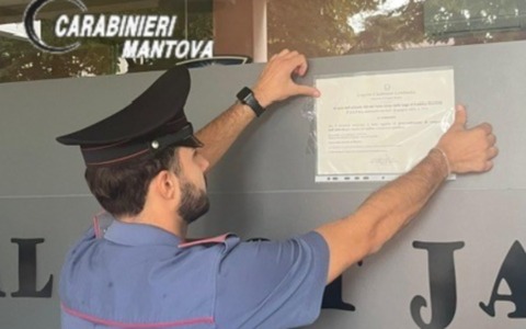 Bar di Poggio Rusco chiuso dopo episodi di violenza dentro e fuori dal locale