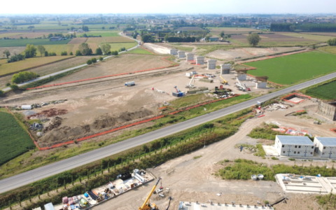 La locomotiva precipitata non è nella zona del cantiere: avanti col nuovo ponte sull’Oglio