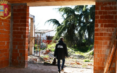 Cantiere irregolare a Mantova: sospesa un’impresa per gravi violazioni di sicurezza
