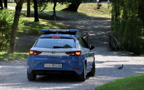 Beccati con la droga nei Giardini Nuvolari di Mantova, denunciati due giovani