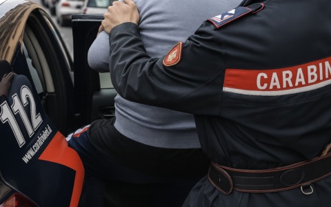 Favoriva l’immigrazione clandestina, 31enne arrestato a Castel Goffredo ed estradato