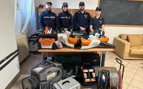 Raid al Cimitero Monumentale: tombe danneggiate e profanate. Recuperata parte della refurtiva