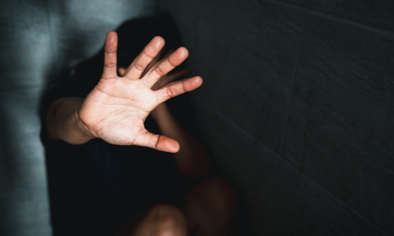 Viola il divieto di avvicinamento alla moglie e la importuna, 41enne arrestato a Bozzolo