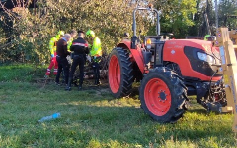 Incidente sul lavoro fatale: stritolato da un macchinario a soli 23 anni titolare di un’azienda agricola