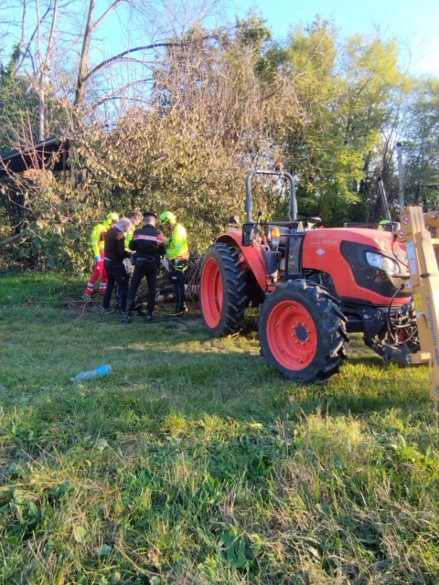 Incidente sul lavoro fatale: stritolato da un macchinario a soli 23 anni titolare di un’azienda agricola
