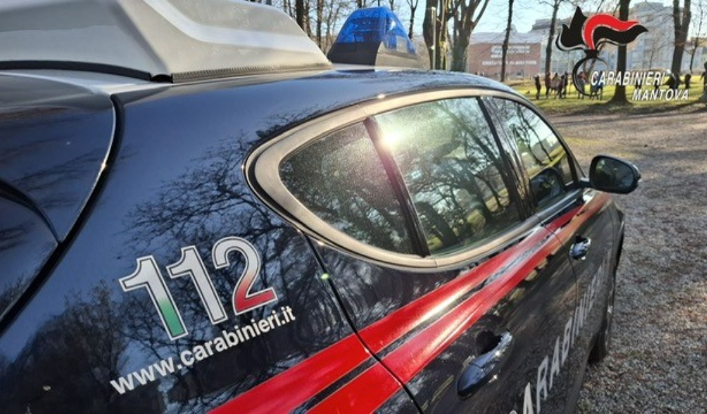 Rissa in pieno centro a Mantova: sei giovani denunciati dopo la fuga
