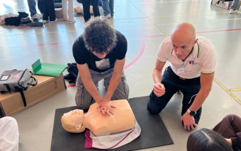 Giornata mondiale della Rianimazione cardiopolmonare: a Suzzara 116 studenti imparano a salvare una vita