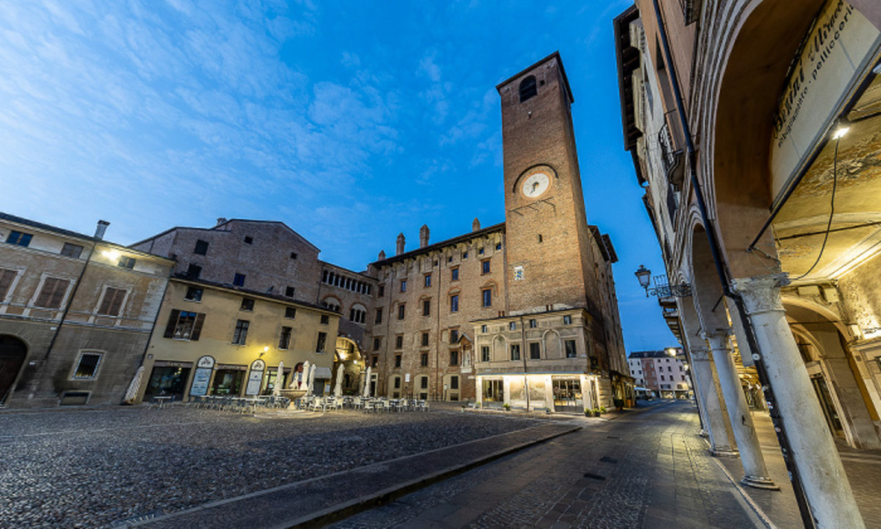 18enne pestato in piazza Broletto: beccati i responsabili, 22enne e 29enne denunciati