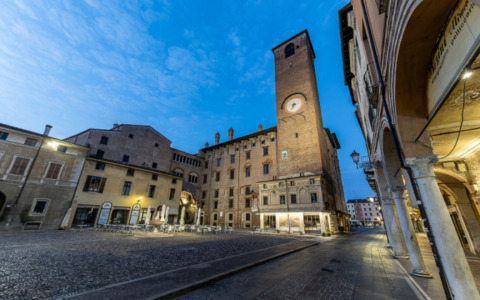 18enne pestato in piazza Broletto: beccati i responsabili, 22enne e 29enne denunciati
