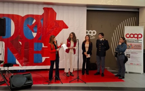 “Parole e musica contro la violenza”: la Polizia di Stato presente all’evento a Mantova