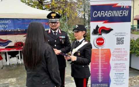 Giornata contro la violenza sulle donne 2025, i gazebo dei Carabinieri a Porto Mantovano e Suzzara