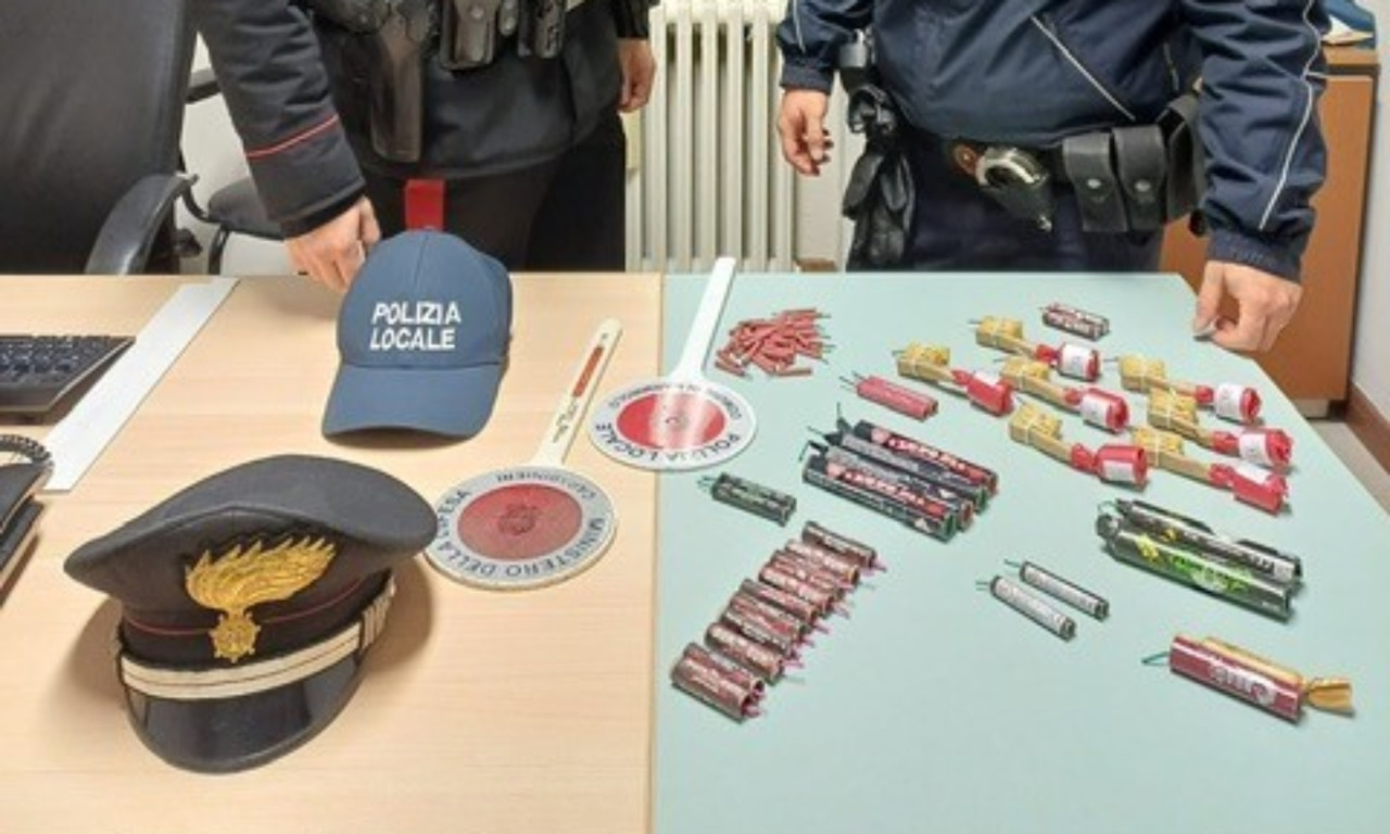 Ragazzino sorpreso con un arsenale di materiale esplosivo a Marmirolo, denunciata la madre