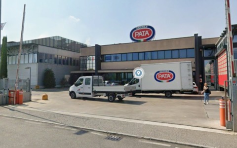 Si ustiona durante la pulizia di una friggitrice: operaio 31enne in ospedale