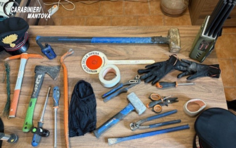 Tenta il furto alla Lidl di Cerese di notte ma arriva il tir scarico merci, ladro 64enne arrestato