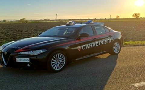 I carabinieri gli trovano oltre 100 munizioni mai denunciate: un 67enne nei guai