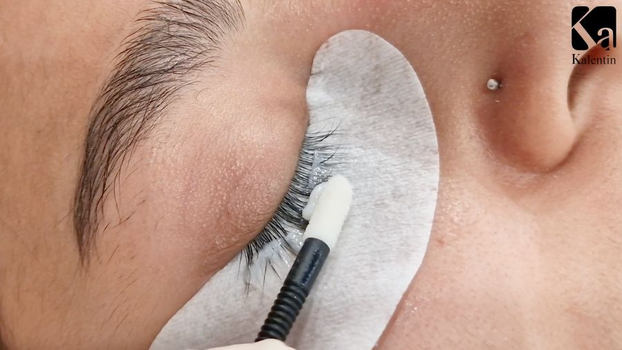 Cisteammina: l’innovazione delicata nella laminazione ciglia professionale