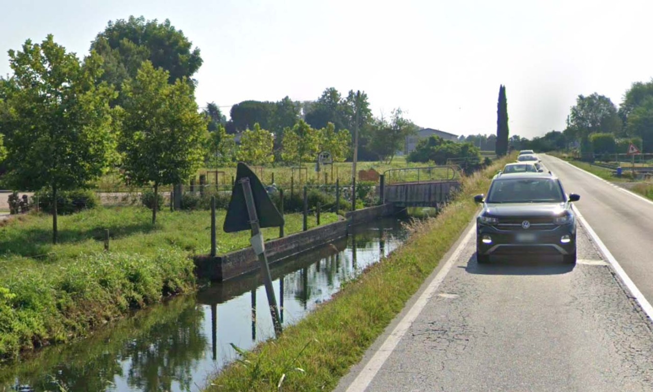 Tragico incidente a Goito: si capovolge con l’auto nel canale, addio al 66enne Massimo Bonfante
