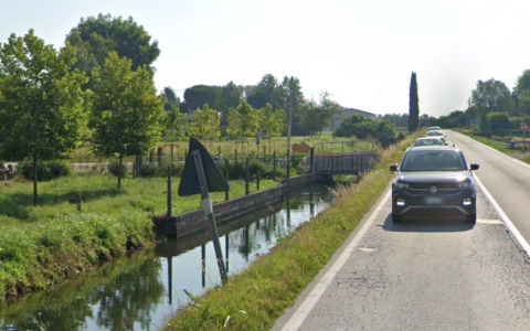 Tragico incidente a Goito: si capovolge con l’auto nel canale, addio al 66enne Massimo Bonfante