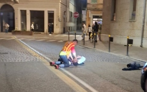 Rissa e botte lungo la strada in pieno centro: l’aggressore in stato di fermo