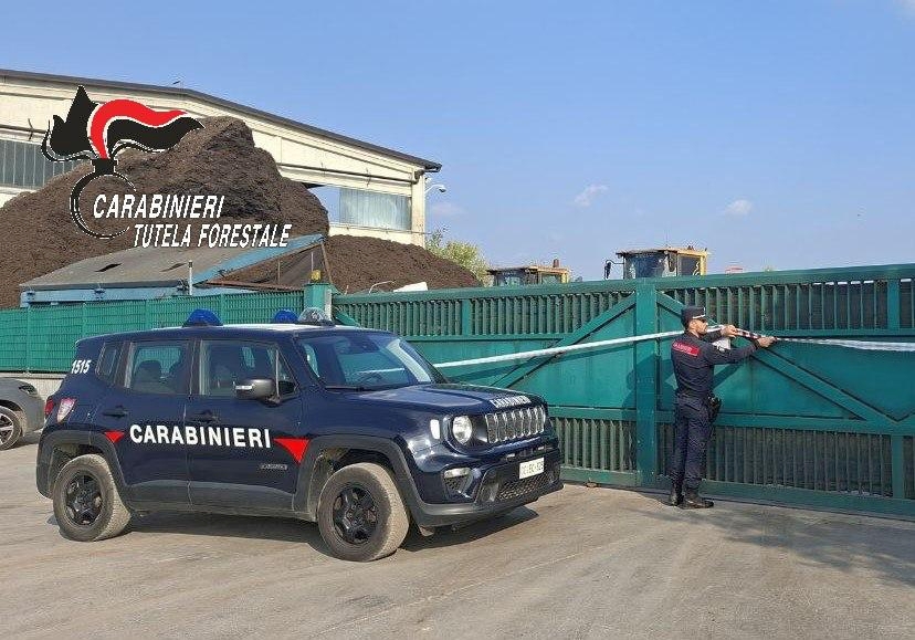 I sigilli posti all'impianto da parte dei carabinieri bresciani