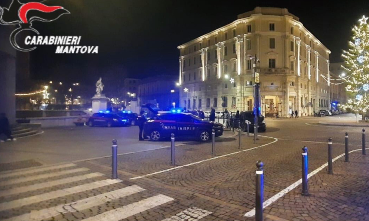 Accusato di maltrattamenti in famiglia, 19enne beccato in giro per Mantova e incarcerato