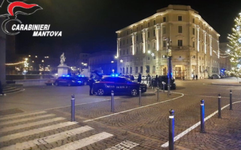 Accusato di maltrattamenti in famiglia, 19enne beccato in giro per Mantova e incarcerato