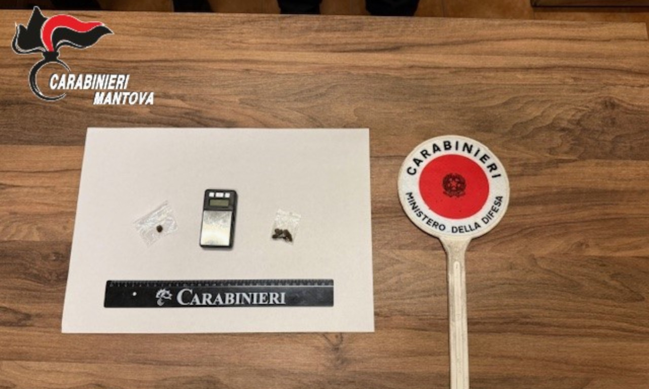 Controlli a tappeto a Mantova: 18enne, 28enne e 37enne beccati con l’hashish e denunciati