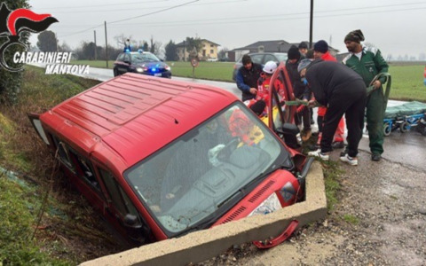 Furgone si ribalta a Gazoldo degli Ippoliti: feriti l’autista e 32enne e 56enne con disabilità