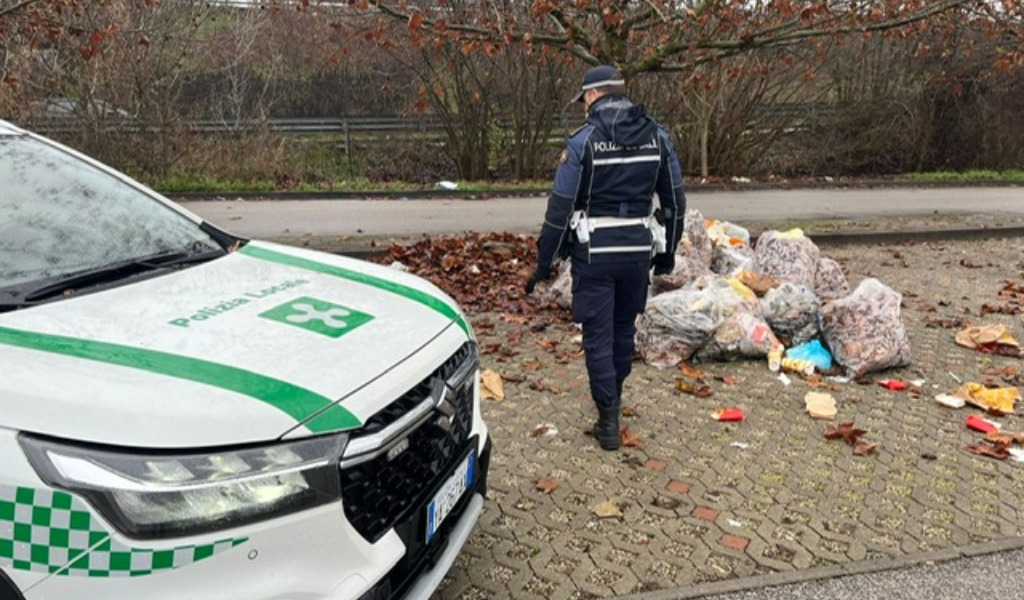 Fototrappole vicino alla Legnaghese contro l’abbandono di rifiuti: raffica di multe