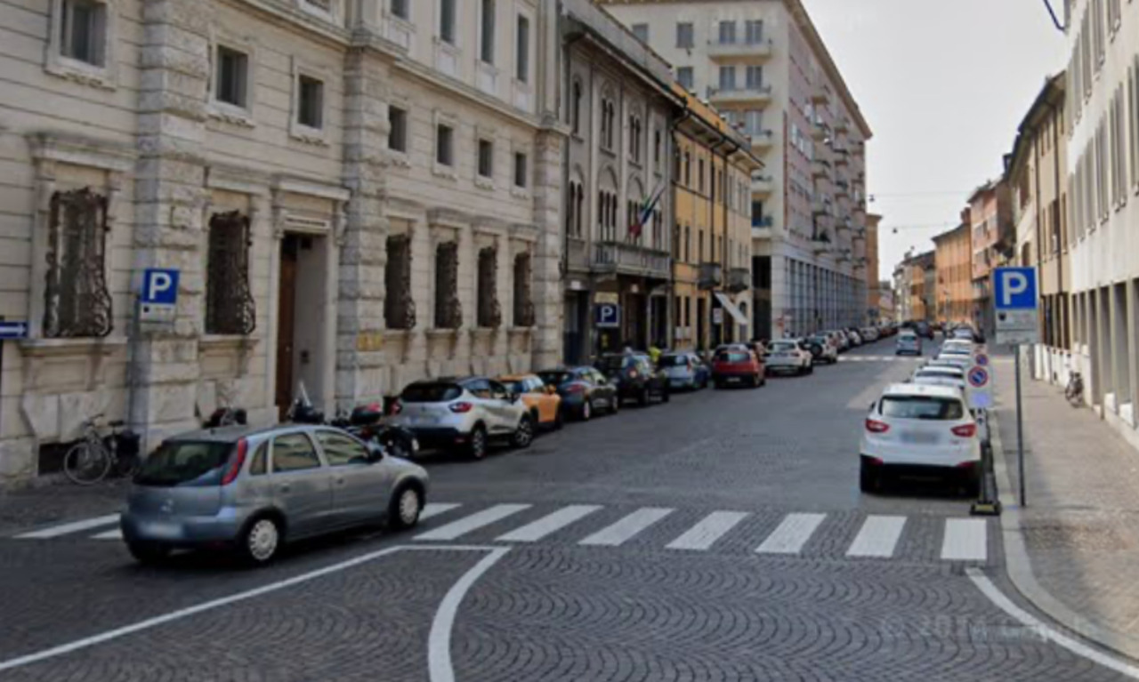 Travolta da un’auto a Mantova, 66enne trasportata in ospedale