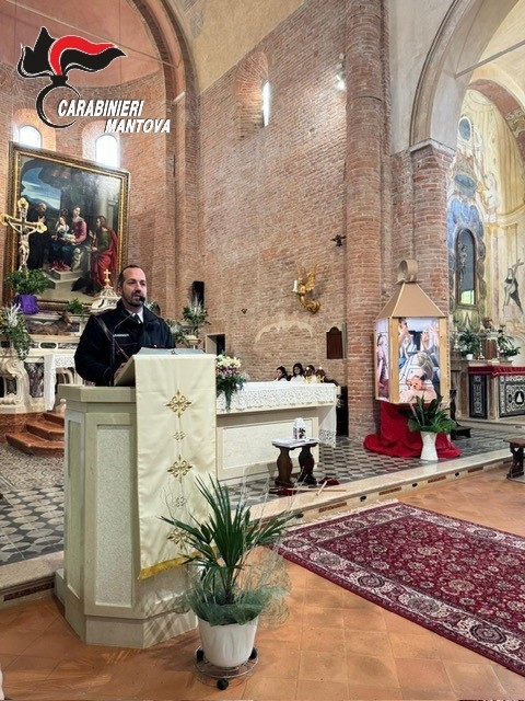Il comandante della stazione Cc di Gonzaga nel corso del messa del giorno dell'Immacolata