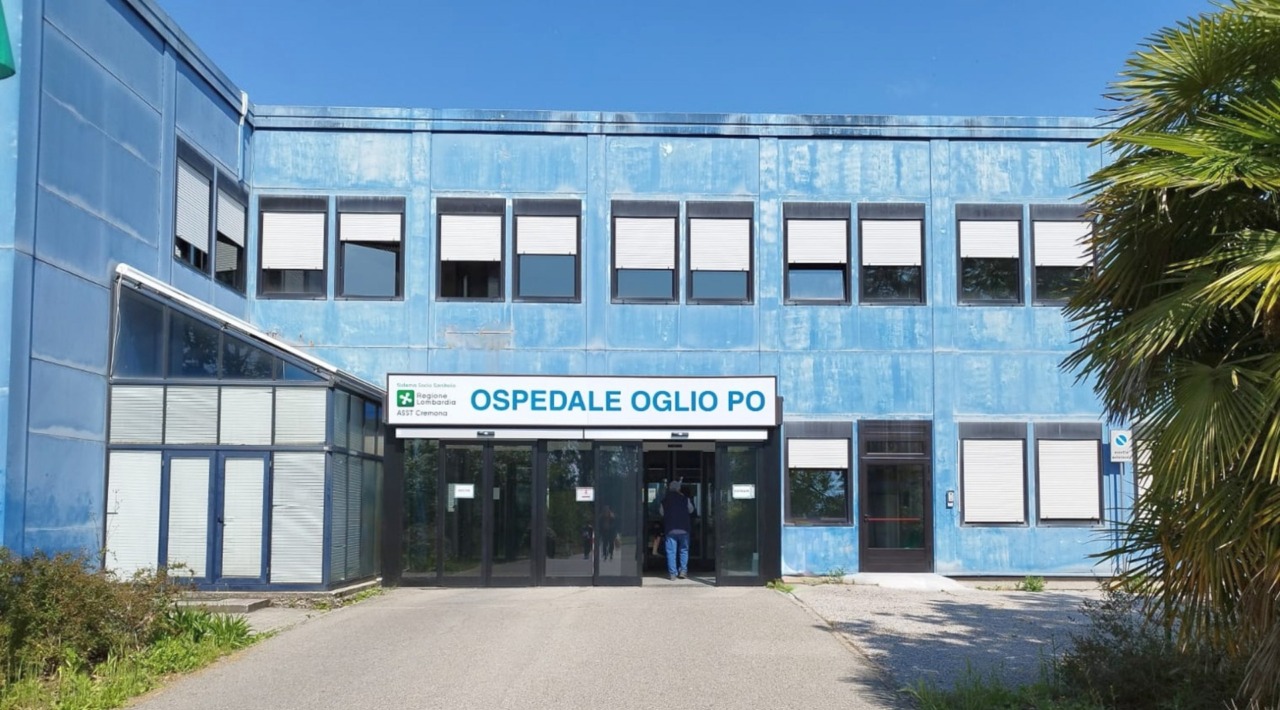L'ingresso dell'ospedale Oglio Po di Casalmaggiore