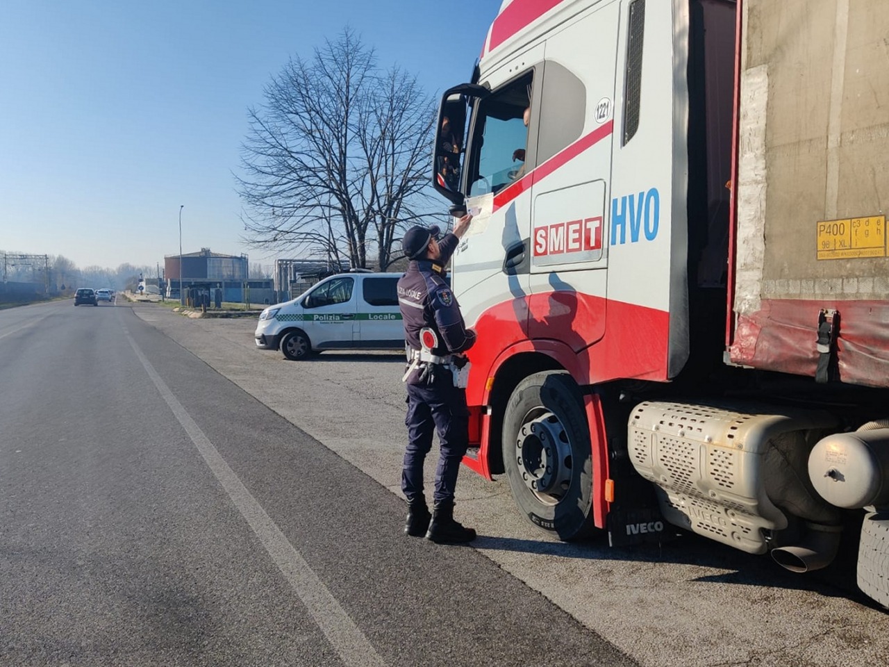 Divieto ai mezzi pesanti in via Brennero: nel 2025 raffica di sanzioni per oltre 30mila euro