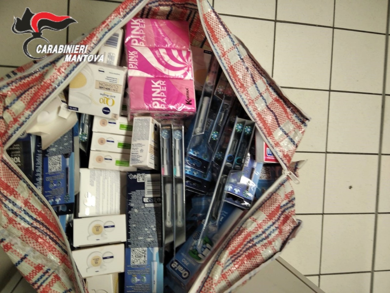 Va al Tosano e prova ad andarsene con una spesa di 3.200 euro senza averla pagata