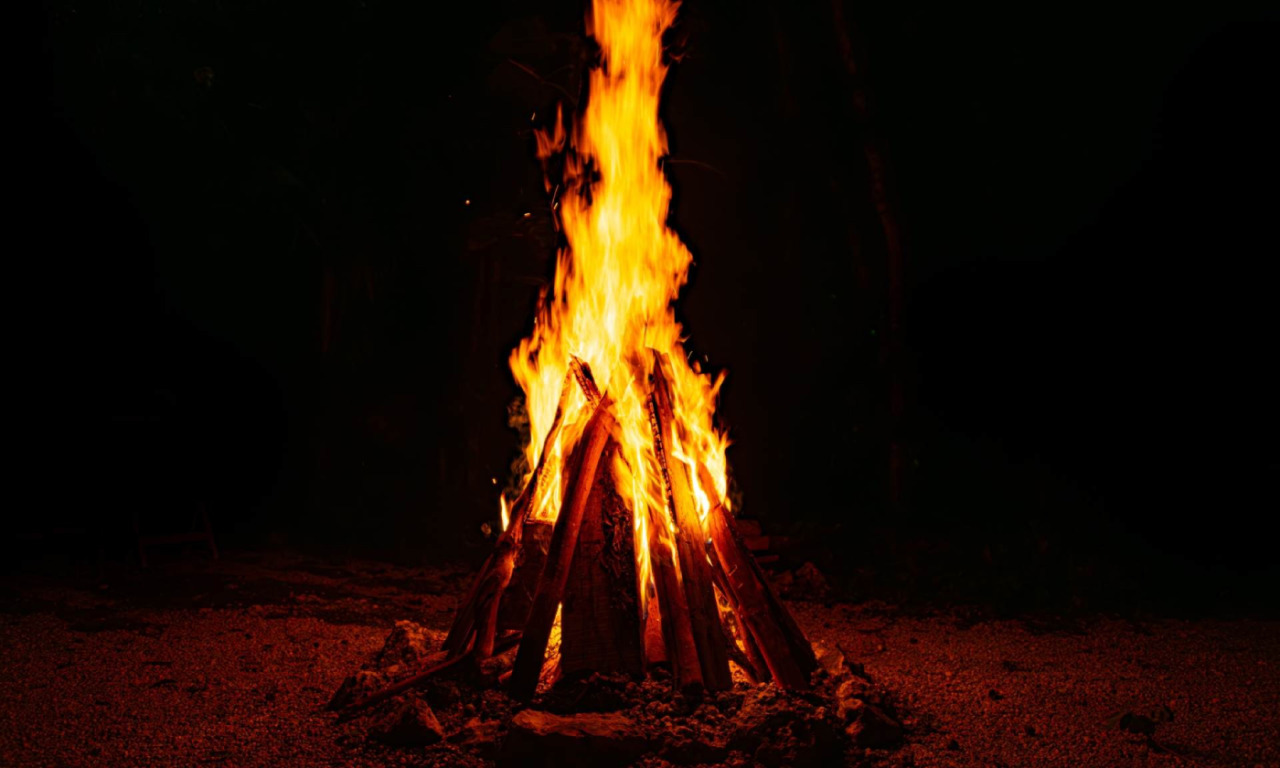 Regione Lombardia sdogana i Falò di Sant’Antonio (anche nel Mantovano): “Equilibrio tra tutela dell’aria e salvaguardia del patrimonio culturale”